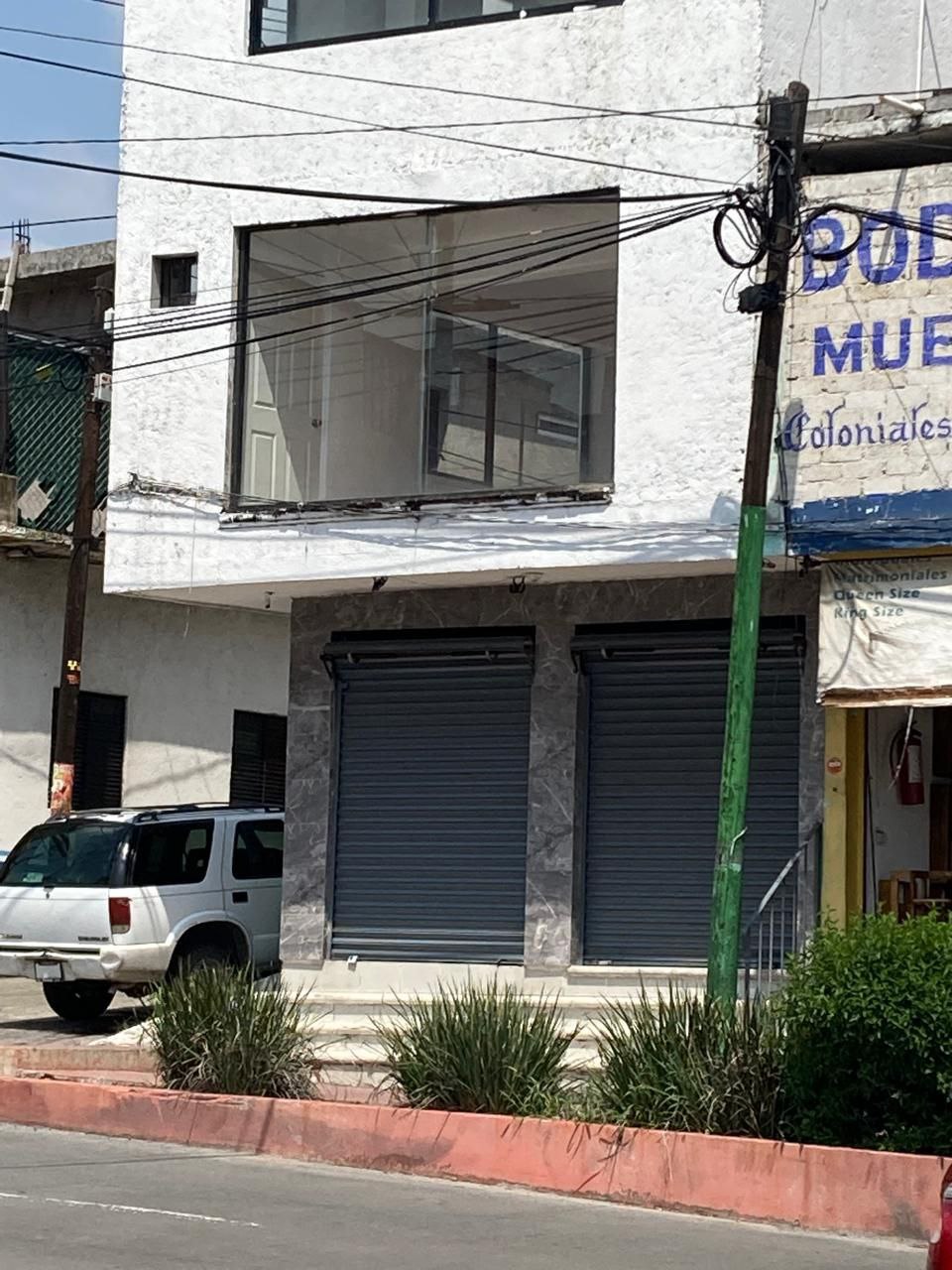 Edificio en avenida principal con gran afluencia en Cuernavaca